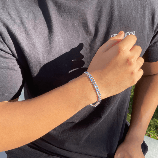 Srebrna bransoletka Holland 925 z geometrycznym wzorem i cyrkonią 7 mm