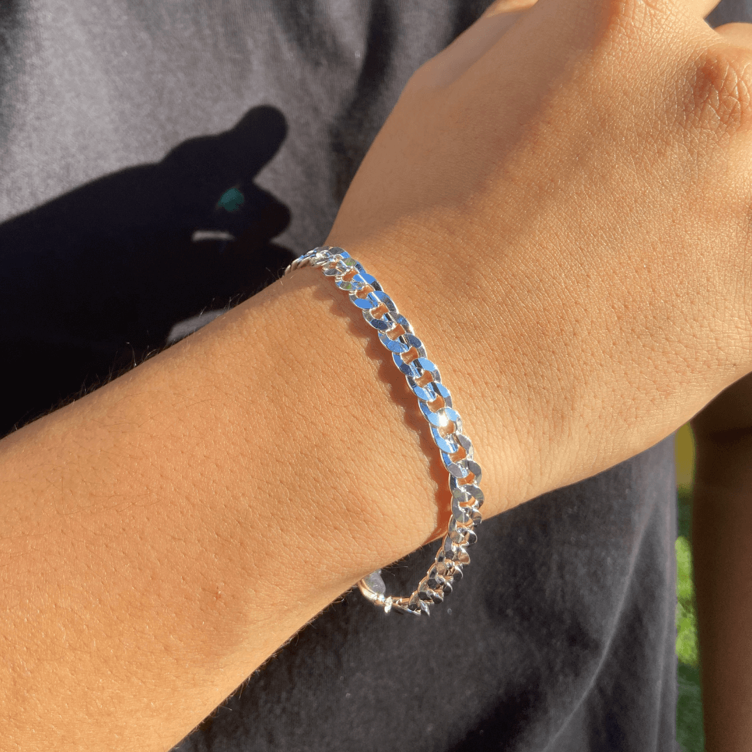 Holland 925 Silver Bracelet with Geometric Design and 7mm Zircon